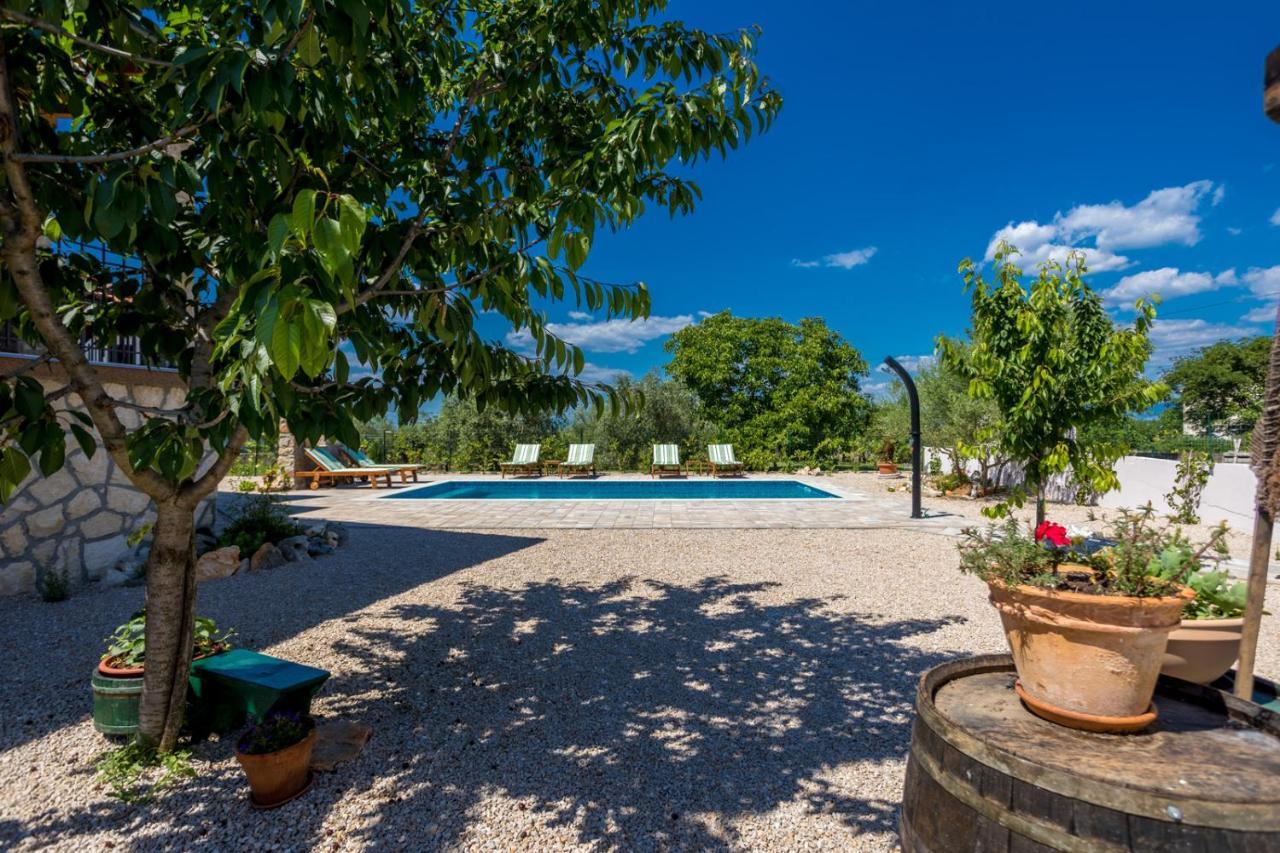 Villa Adastra مالينسكا المظهر الخارجي الصورة
