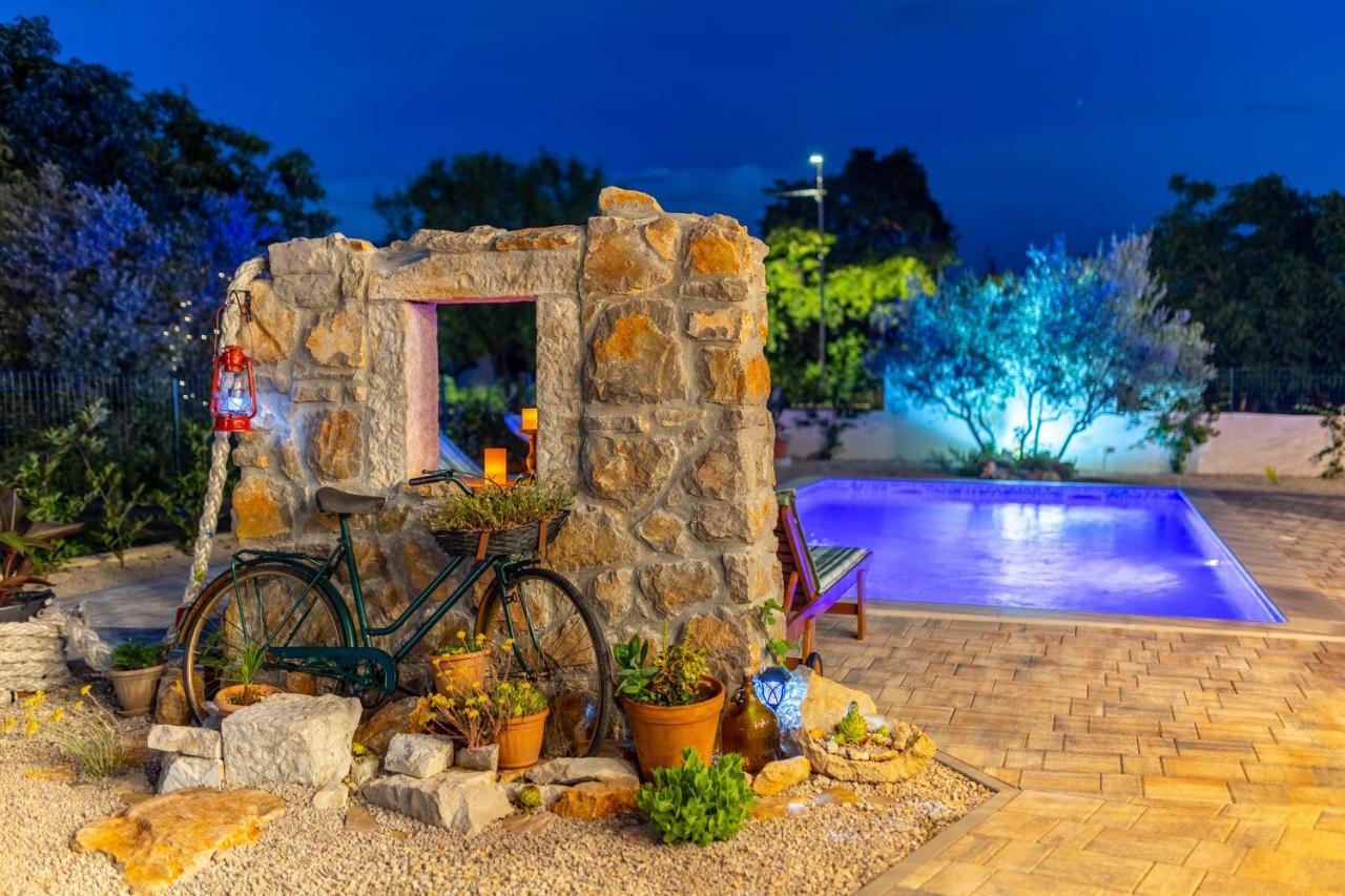 Villa Adastra مالينسكا المظهر الخارجي الصورة