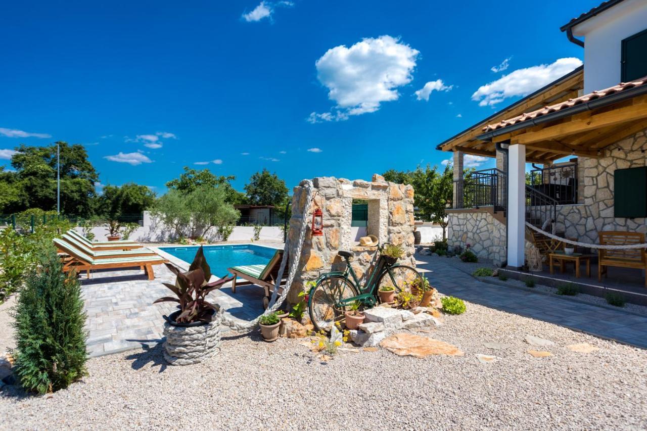 Villa Adastra مالينسكا المظهر الخارجي الصورة