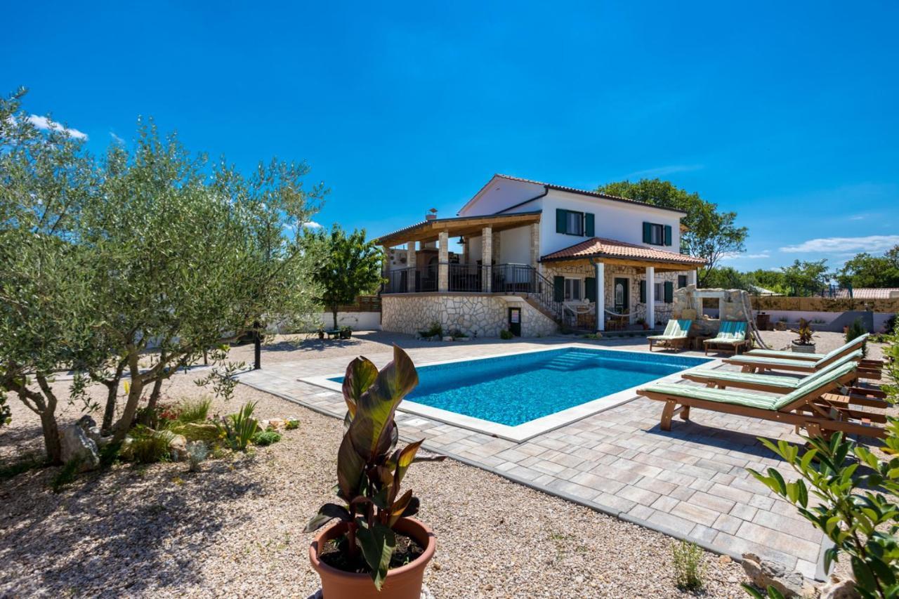 Villa Adastra مالينسكا المظهر الخارجي الصورة